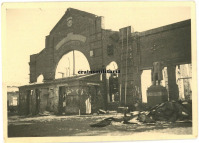  - Разрушенный нацистами памятник Кирову в Гомеле  во время немецкой оккупации 1941-1944 гг в Великой Отечественной войне