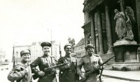 Вена - Советские бойцы на улицах Вены