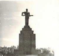 Ереван - Памятник 