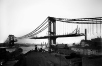 Нью-Йорк - Манхэ?ттенский мост (англ. Manhattan Bridge) — висячий мост, пересекающий Ист-Ривер и соединяющий районы Нью-Йорка Манхэттен и Бруклин. США,  Нью-Йорк (штат),  Нью-Йорк,  Бруклин