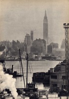 Нью-Йорк - Тhe Еmpire State building looking east from east river july 1943 США,  Нью-Джерси