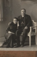 Томск - Мой прадед  Алексей Егорович Фонарёв и старшая сестра бабушки Лидия
