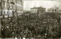 Саратов - Демонстрация 7 ноября 1922 г. у Дома труда и просвещения