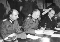 Франция - Генерал Йодль подписывает капитуляцию Германии в Реймсе 7 мая 1945 года