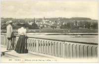Франция - Франция.  Курорт Виши.  Вид с моста на город.