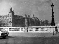 Париж - La Conciergerie in Paris. Рhotographed in 1981 from the Pont Notre-Dame.