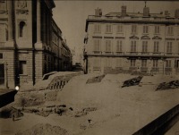 Париж - Barricade rue de Rivoli - Place de la Concorde durant la Commune de Paris de 1871. Франция,  Иль-де-Франс,  Париж