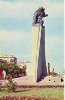 Караганда - памятник Нуркену Абдирову