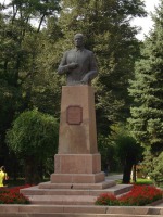 Алма-Ата - Памятник И. В. Панфилову в городе Алматы