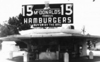 Старые магазины, рестораны и другие учреждения - Первый в мире Макдональдс.