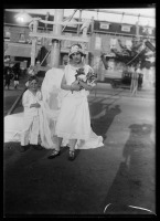 Ретро мода - Дети на празднике 1 мая 1924 где-то в США