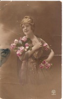 Ретро открытки - Девушка с цветами.