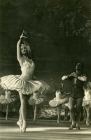 Ретро открытки - М.М.Плисецкая и Ю.Г.Кондратов в ролях Одетты и Принца в балете 