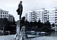 Ретро открытки - Памятник М.Горькому