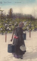 Ретро открытки - Русские типы. Крестьянка на зимней дороге