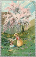 Ретро открытки - Две девочки в соломенных шляпах и весеннее дерево