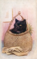 Ретро открытки - Кэтландия. Черный котёнок в плетёной корзине