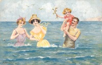 Ретро открытки - Купание в море в летний день
