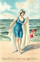 Ретро открытки - Девушка в голубом купальнике с полотенцем