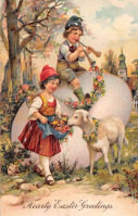 Ретро открытки - Дети с овечкой и пасхальное яйцо