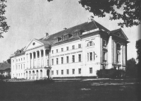 Латвия - Дворец в Казданге