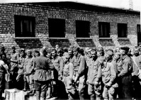 Рига - Советские военнопленные в сборном лагере в Риге