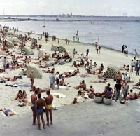 Таллин - Отдыхающие на таллинском пляже в Пирите. 1968.