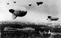 Лондон - Barrage balloons over London during World War II Великобритания , Англия , Большой Лондон