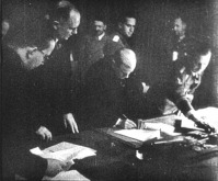 Мюнхен - Э. Даладье подписывает Мюнхенское соглашение. 29 сентября 1938 года