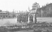 Потсдам - Потсдам. Дворец. 24 мая 1945 г. (Крайний справа Н. Иноземцев)