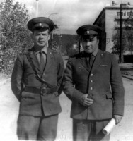 Солдаты и офицеры Советской армии - На память о службе