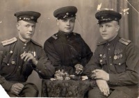 Солдаты и офицеры Советской армии - Послевоенное фото.