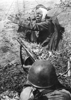 Солдаты и офицеры Советской армии - Авторское название фотографии - «Политрук продолжает бой»