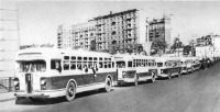 Автобусы - Новые автобусы ЗИС-154, 800-летие Москвы, 1947 год. Садовое кольцо, район Гончарных переулков.