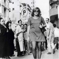 Египет - Одна из первых египетских женщин,которая стала носить короткое платье