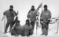 Ретро знаменитости - Исследователь Антарктиды Р. Скотт сделал свою последнюю запись в дневнике, не дойдя несколько километров до своей базовой станции.