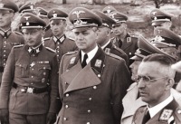 Ретро знаменитости - В центре главный идеолог НСДАП А.Розенберг , рядом Э.Кох