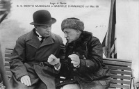 Ретро знаменитости - Бенито Муссолини и Габриэле Д'Аннунцио на озере Гарда
