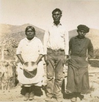 Индейцы - Семья индейцев Кавайису,(Слева направо) Роуз, Фред, и  Мартина Коллинза (Kawaiisu)