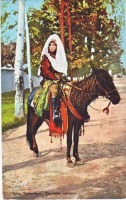 Киргизия - Киргизская женщина в костюме для верховой езды, 1900-1909