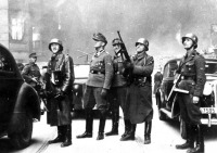 Варшава - Руководитель операции по подавлению восстания в Варшавском гетто Юрген Штроп
