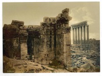 Ливан - Вид на два храма, Бальбек, Ливан.