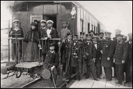 Железная дорога (поезда, паровозы, локомотивы, вагоны) - У вагона Камско-Воткинской ж.д.Воткинский казенный завод.