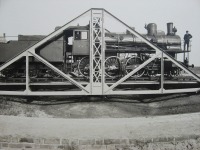 Железная дорога (поезда, паровозы, локомотивы, вагоны) - Пассажирский паровоз Бн.18 на поворотном кругу в депо Муром.