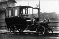 Железная дорога (поезда, паровозы, локомотивы, вагоны) - Автомобиль начала ХХ века на железнодорожном ходу