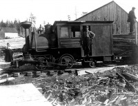 Железная дорога (поезда, паровозы, локомотивы, вагоны) - Узкоколейный танк-паровоз типа 0-2-1 на лесопилке