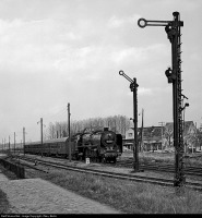 Железная дорога (поезда, паровозы, локомотивы, вагоны) - Паровоз BR01 2204-4 с пассажирским поездом на ст.Виттенберг