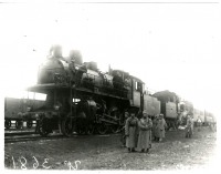 Железная дорога (поезда, паровозы, локомотивы, вагоны) - Паровоз К.25 с воинским эшелоном
