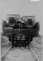Железная дорога (поезда, паровозы, локомотивы, вагоны) - Перевозка автомобилей ГАЗ-А и ГАЗ-АА на платформах