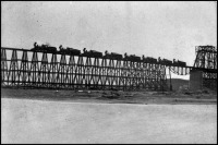 Железная дорога (поезда, паровозы, локомотивы, вагоны) - Испытание моста через р.Миссури близ Бисмарка,штат Северная Дакота